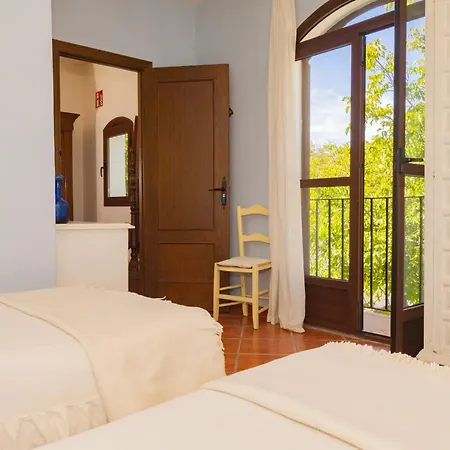 Cubo's La Cimada 4 Pax Guest house