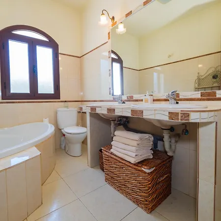 بيت ضيافة Cubo's La Cimada 4 Pax *